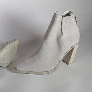 Steve Madden Women's off white Ankle  Boots - Size 8M